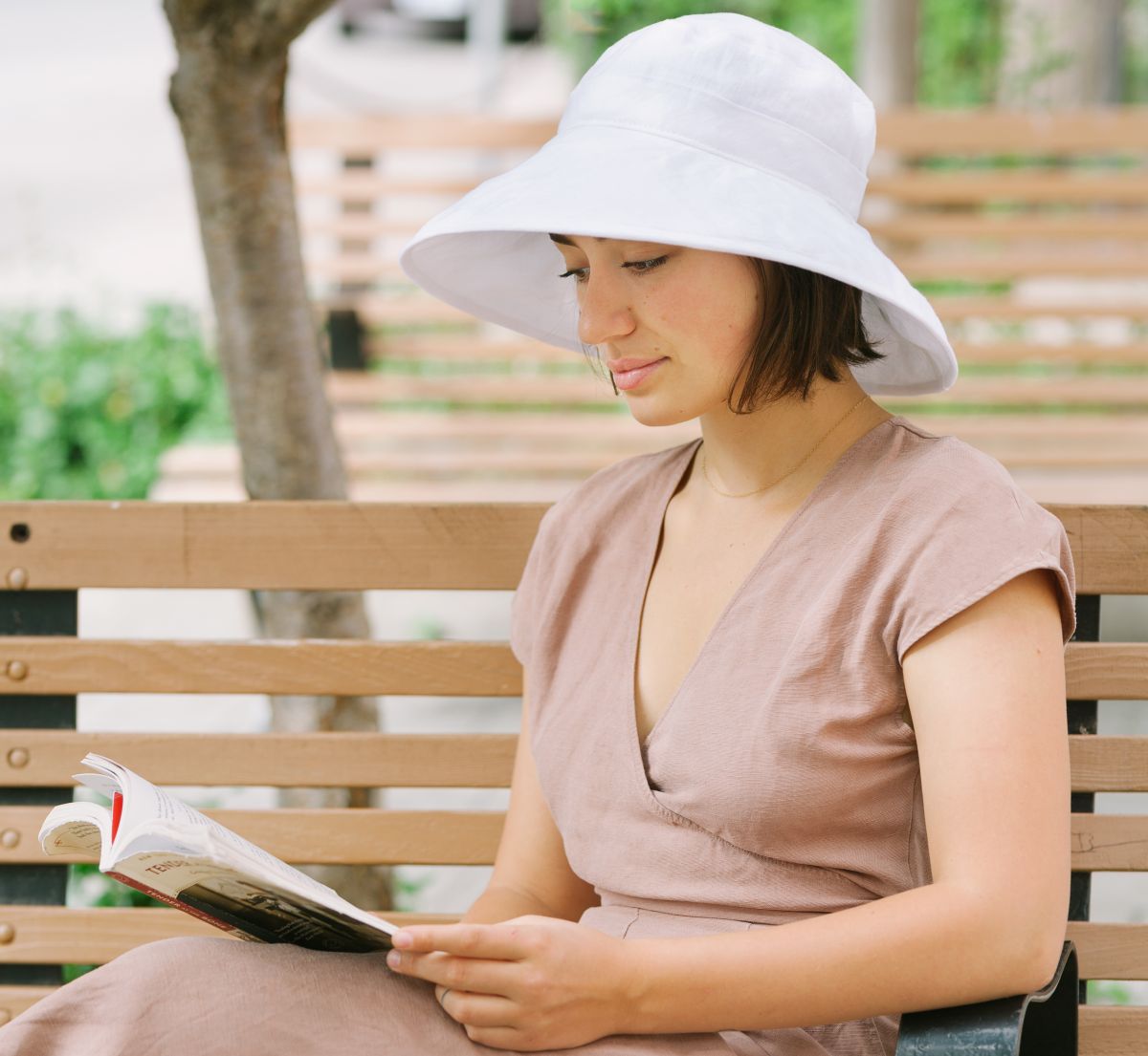 Wide brim linen sun hat rated UPF50+ sun protection, Made in Canada by Puffin Gear