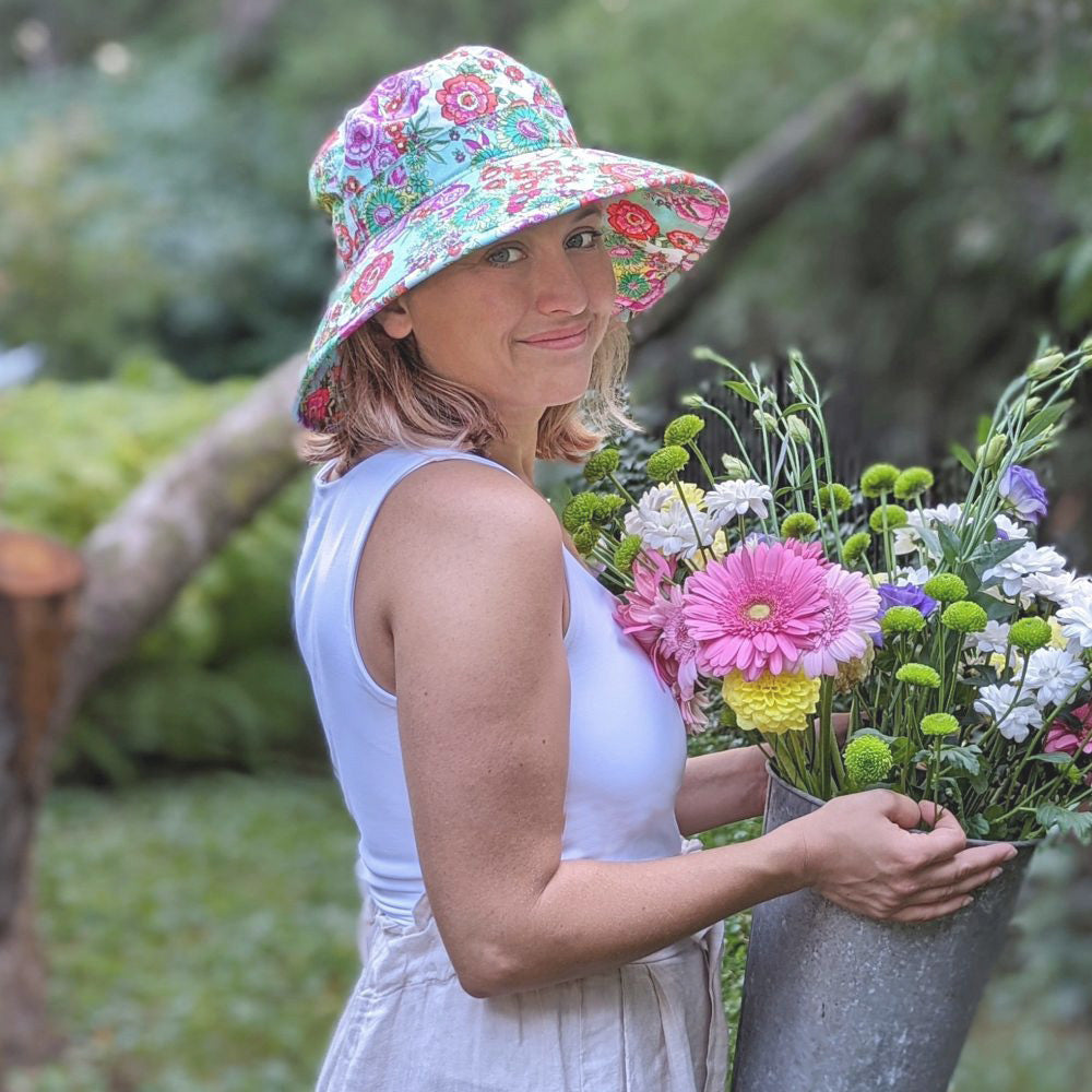 cotton print wide brim gardening cart in bright floral print-upf50 sun protection-made in canada by puffin gear