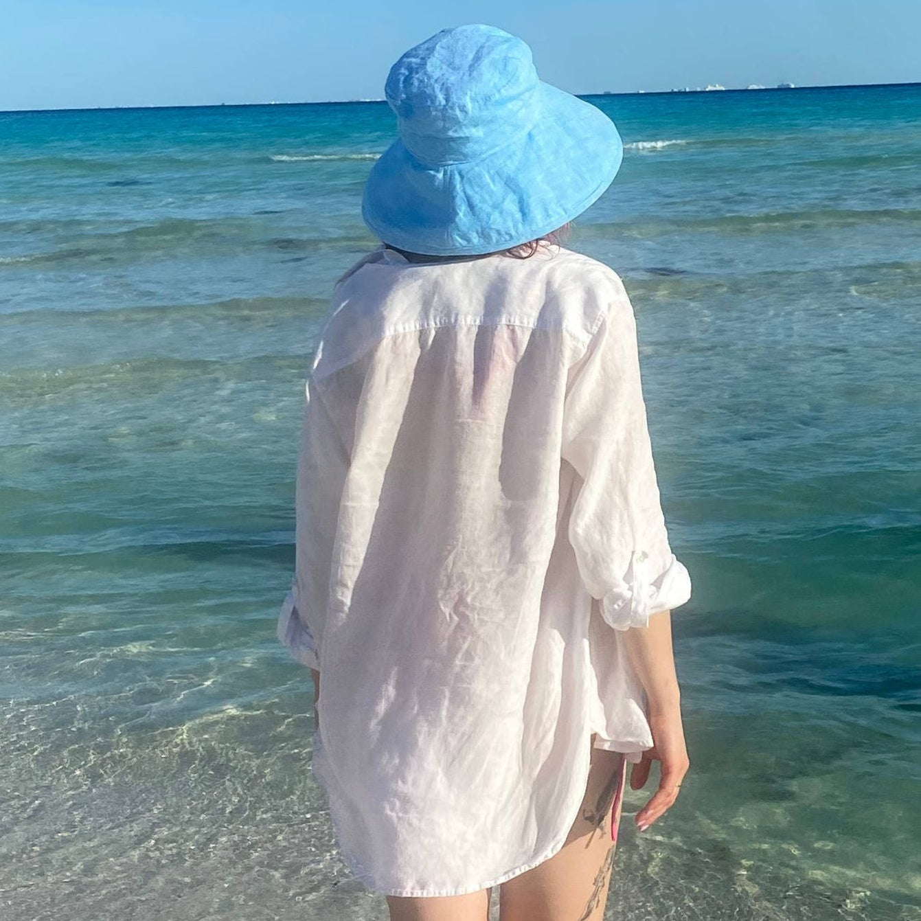 Wide Brim, Lightweight, Packable Sun Hat-UPF50 Sun Protection, Linen Chambray , Aqua Blue Hat, Day at beach, travel hat. Made in Canada by puffin gear